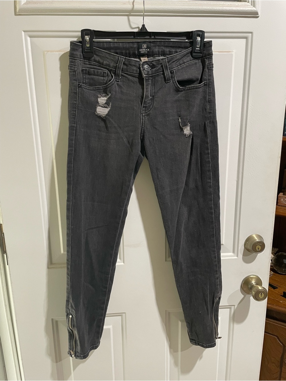 Just Black skinny jeans Distressed in Dark Gray/Black Waist 26